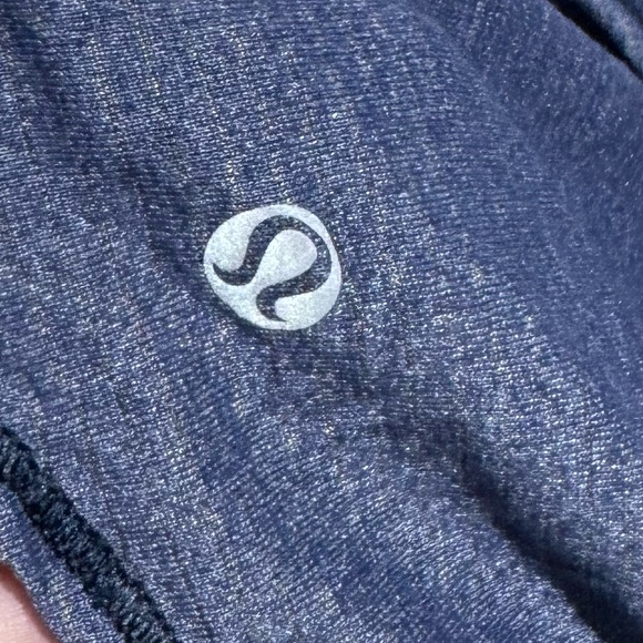 Lululemon blue open back tank size 4 - Picture 3 of 4